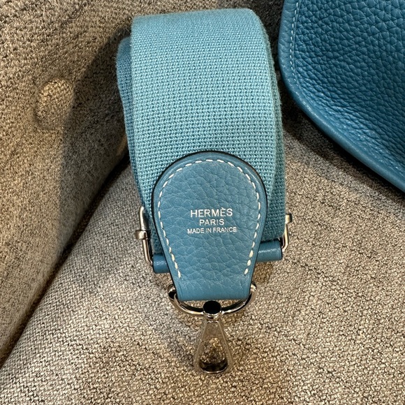 Hermes Evelyne GM III in Blue Jean Clemence with palladium hardware - Picture 3 of 16